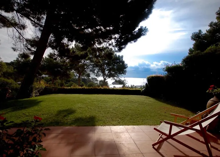 Lets Holidays Lovely Garden House In Mar Menuda 别墅 *