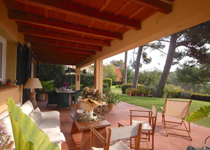 Villa Lets Holidays Lovely Garden House In Mar Menuda