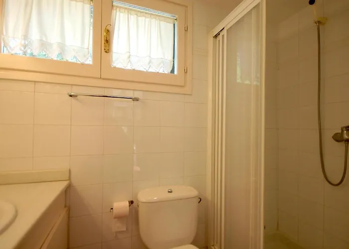 Lets Holidays Lovely Garden House In Mar Menuda