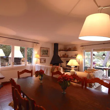 Lets Holidays Lovely Garden House In Mar Menuda וילה