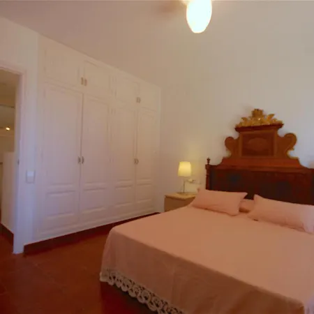 וילה Lets Holidays Lovely Garden House In Mar Menuda